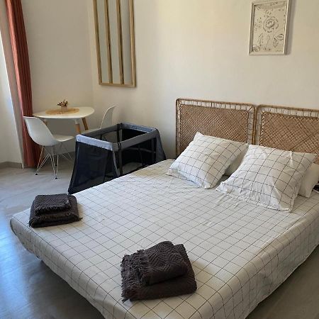 Le Studio En Provence Saint Didier  Εξωτερικό φωτογραφία